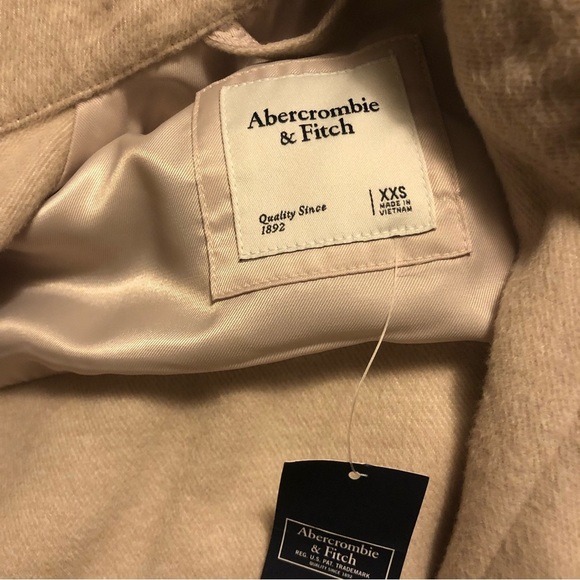 Brand New with Tags Abercrombie & Fitch Women's Cream Jacket - Picture 4 of 5